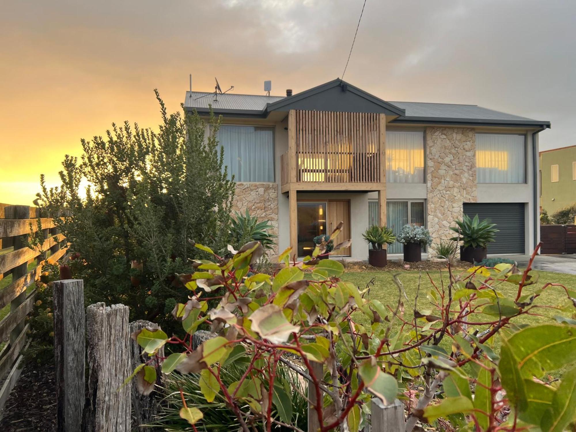 Sunsets On Martyrs Coastal Luxury Beach House ปีเตอร์บะระ ภายนอก รูปภาพ